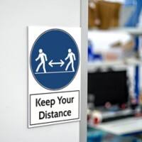 Trodat Health and Safety Sticker Keep Your Distance Aluminium 20 x 30 cm