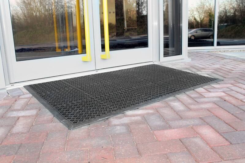 GPC Raised Circular Surface Mat 1200 x 800 mm Black