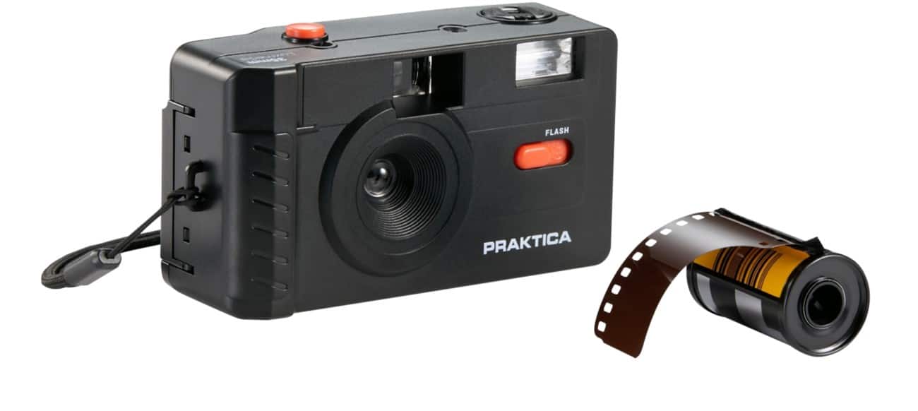 Praktica Reusable 35mm Film Camera + 1x 36 Exposure 35mm Film Black